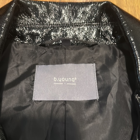 B. Young faux patent leather moto jacket - Picture 4 of 5